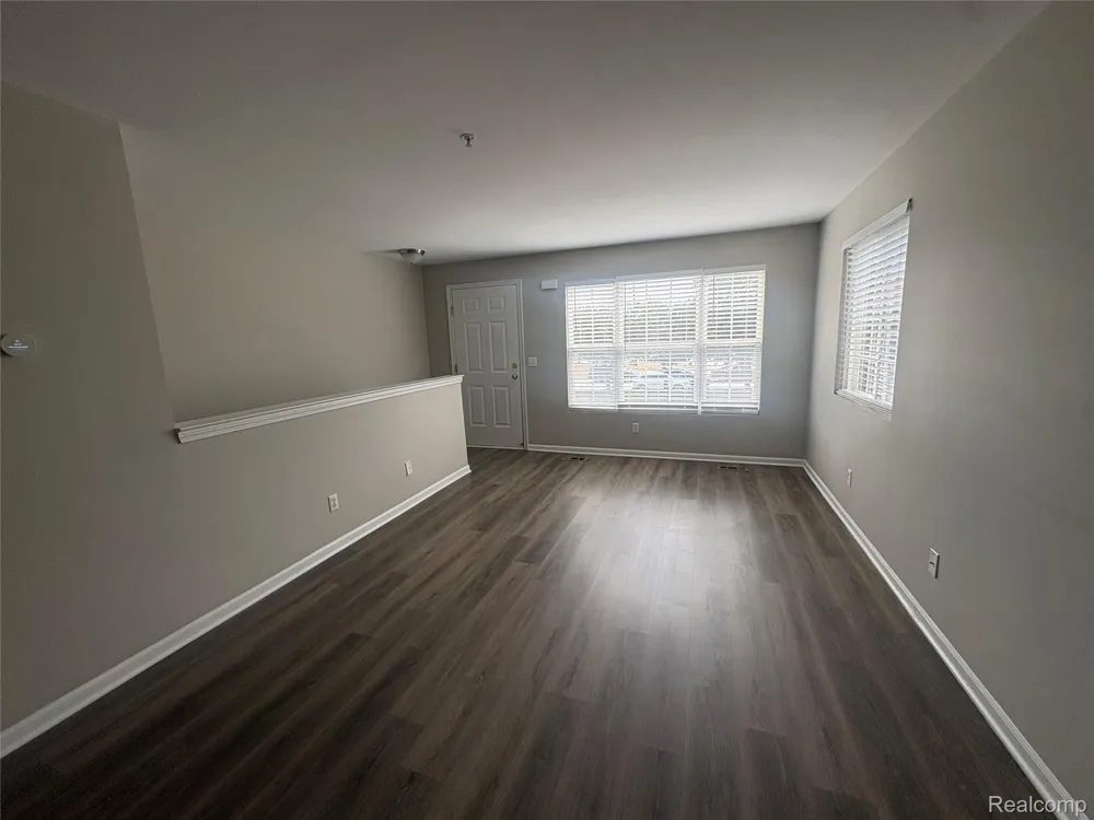 1123 Beaver Run Troy City, MI 48083