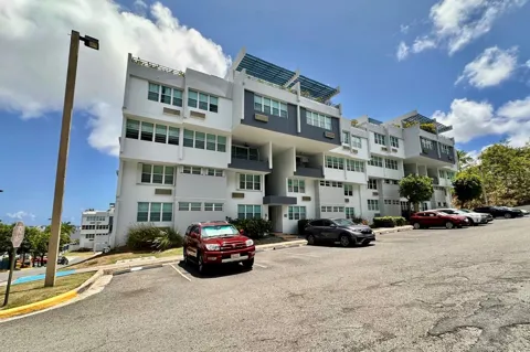 PR-3 COND. BRISAS DE PARQUE ESCORIAL #903-PH