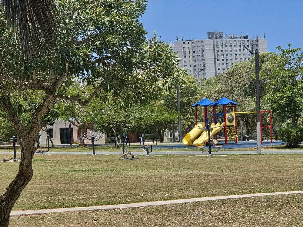 PR-3 COND. BRISAS DE PARQUE ESCORIAL #903-PH Carolina, PR 00987