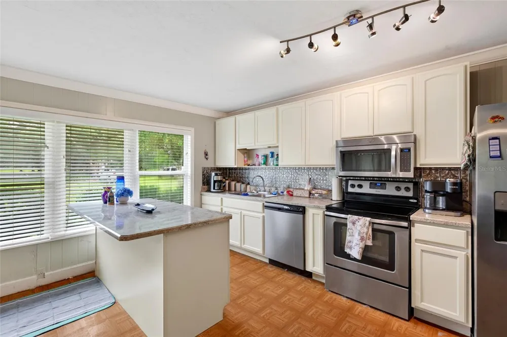 16525 SW 5TH PLACE Newberry, FL 32669