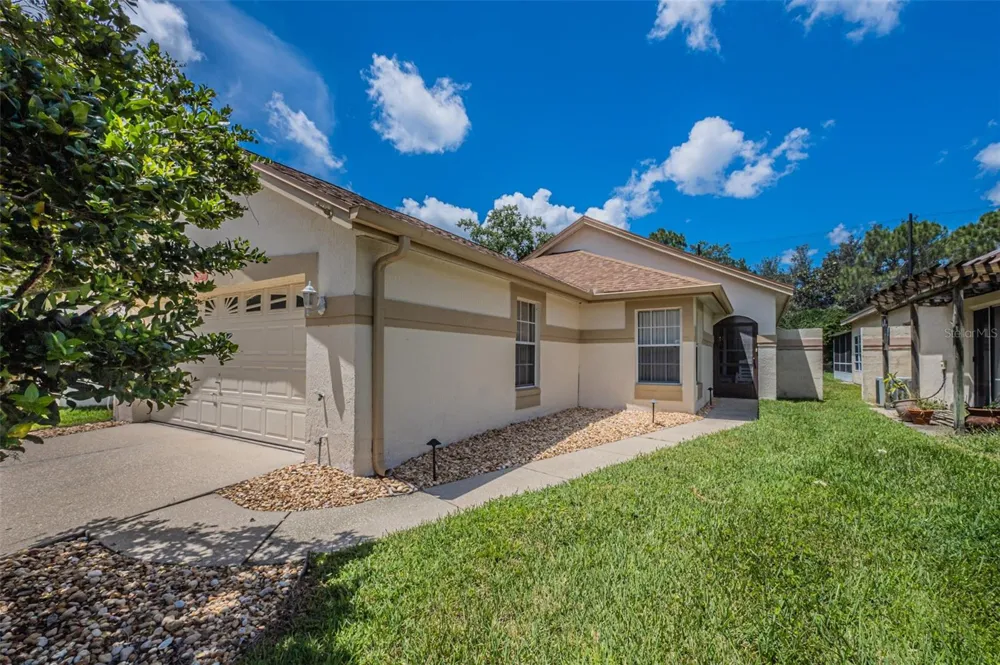 11624 PEACH GROVE LANE Orlando, FL 32821