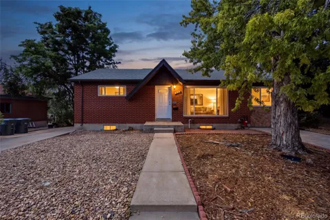 1476 E 111th Place