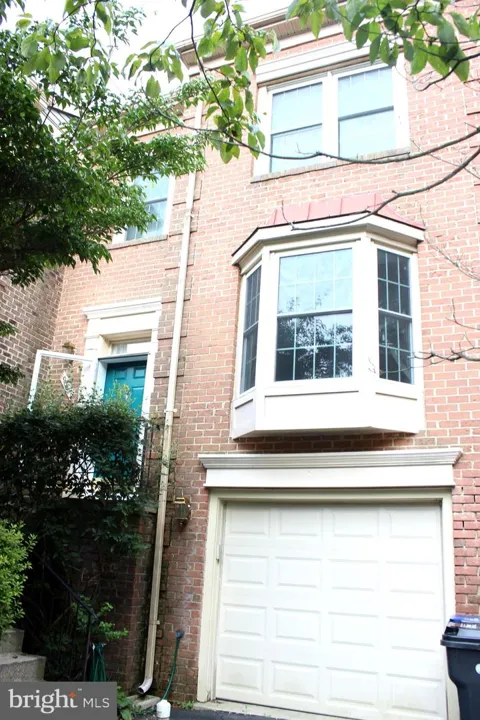 9685 WOODHENGE COURT