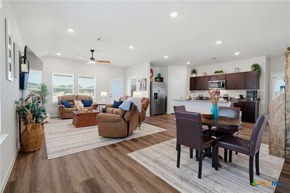 325 Doss Drive Rockdale, TX 76567