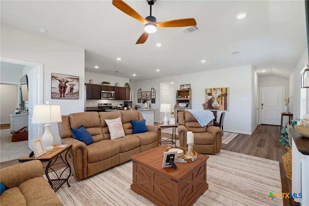 325 Doss Drive Rockdale, TX 76567
