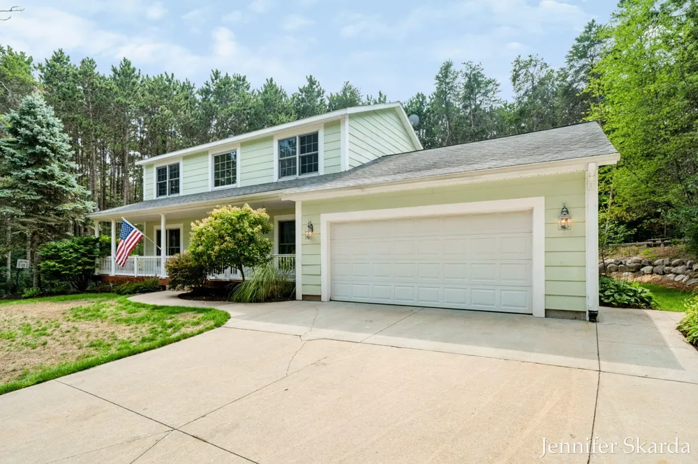 4530 Summit Forest Drive NE #14 Rockford, MI 49341