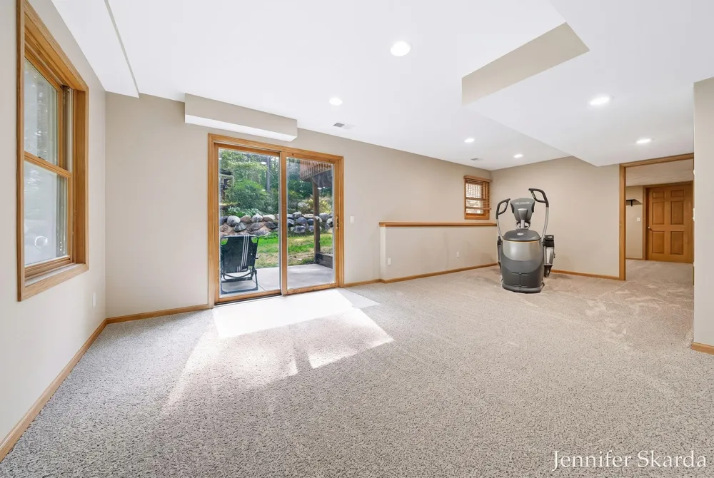 4530 Summit Forest Drive NE #14 Rockford, MI 49341