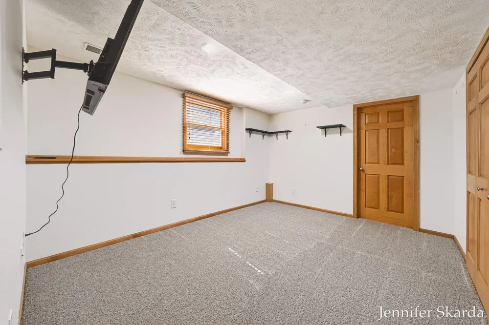 4530 Summit Forest Drive NE #14 Rockford, MI 49341