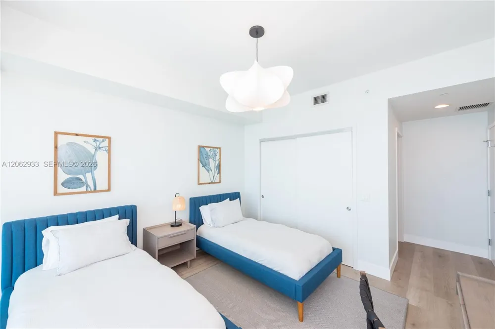 360 Ocean Dr #904S Key Biscayne, FL 33149