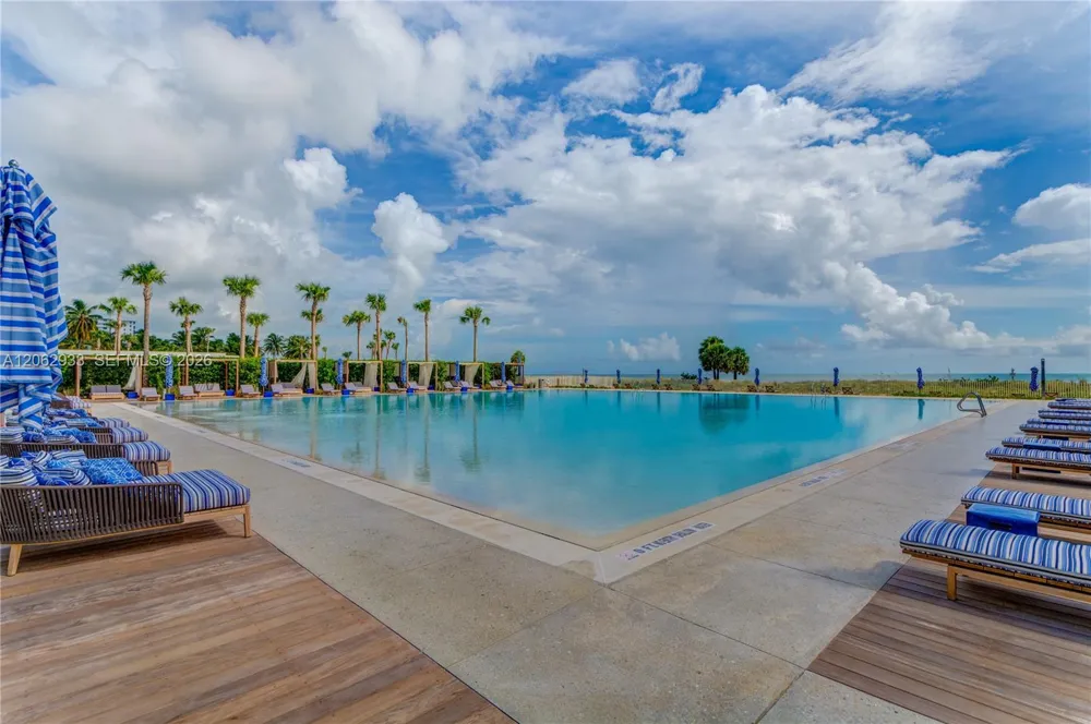 360 Ocean Dr #904S Key Biscayne, FL 33149