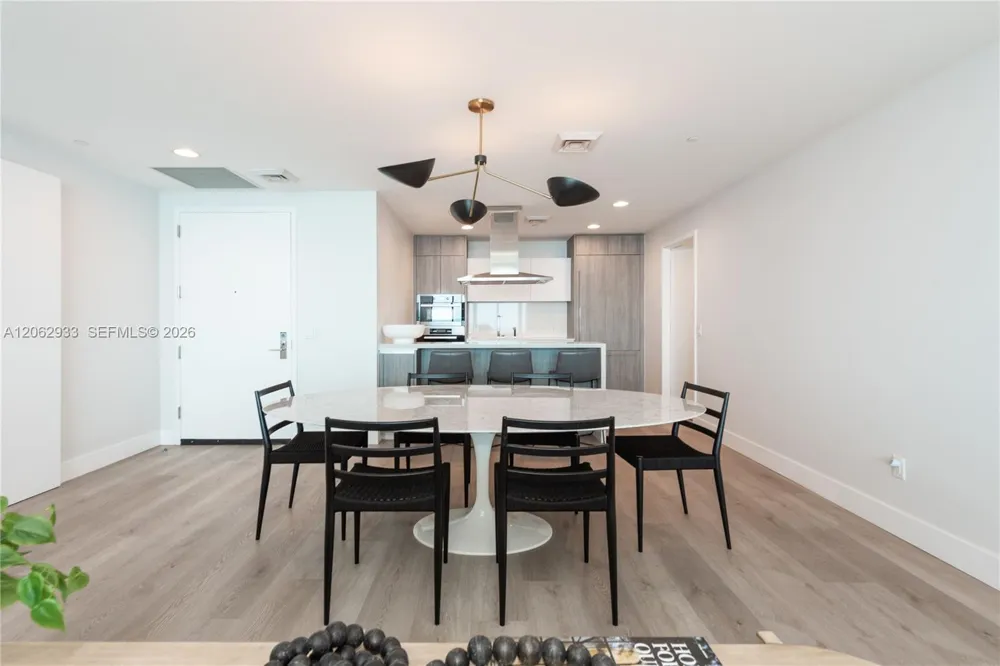 360 Ocean Dr #904S Key Biscayne, FL 33149