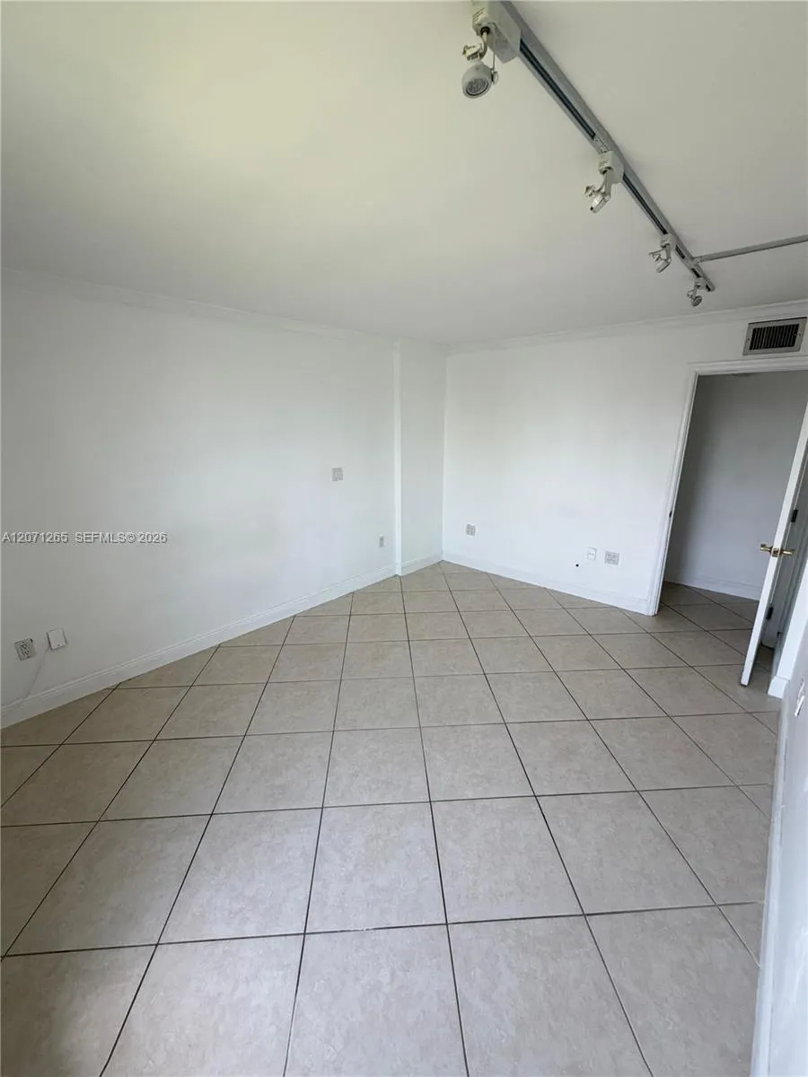 1350 SW 122nd Ave #404 Miami, FL 33184