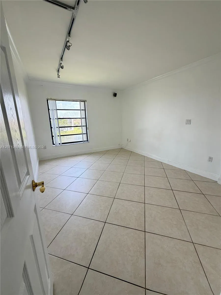 1350 SW 122nd Ave #404 Miami, FL 33184
