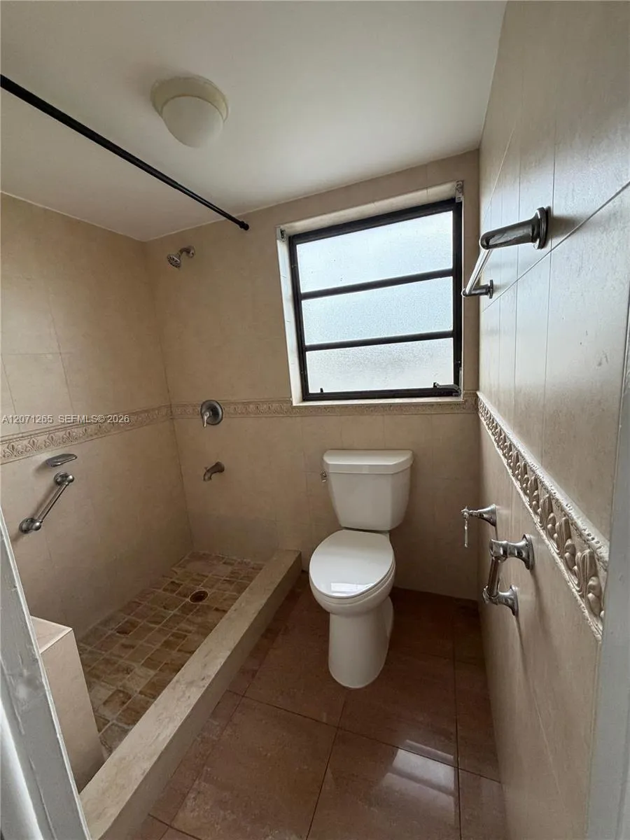 1350 SW 122nd Ave #404 Miami, FL 33184
