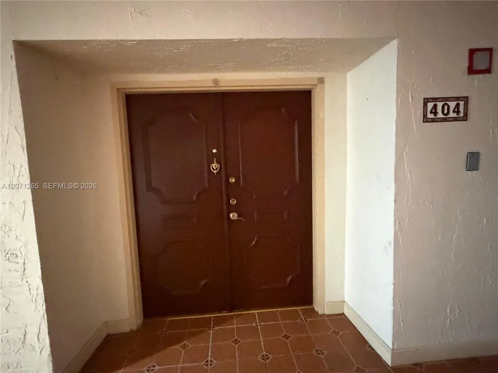 1350 SW 122nd Ave #404 Miami, FL 33184