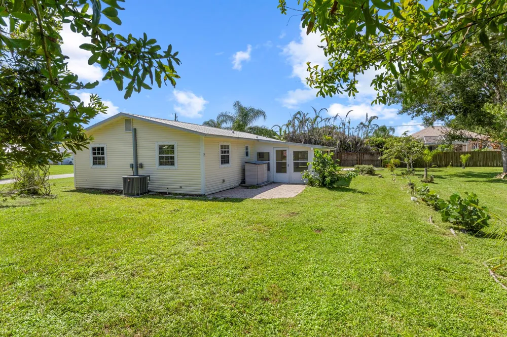874 BLOSSOM DRIVE Sebastian, FL 32958
