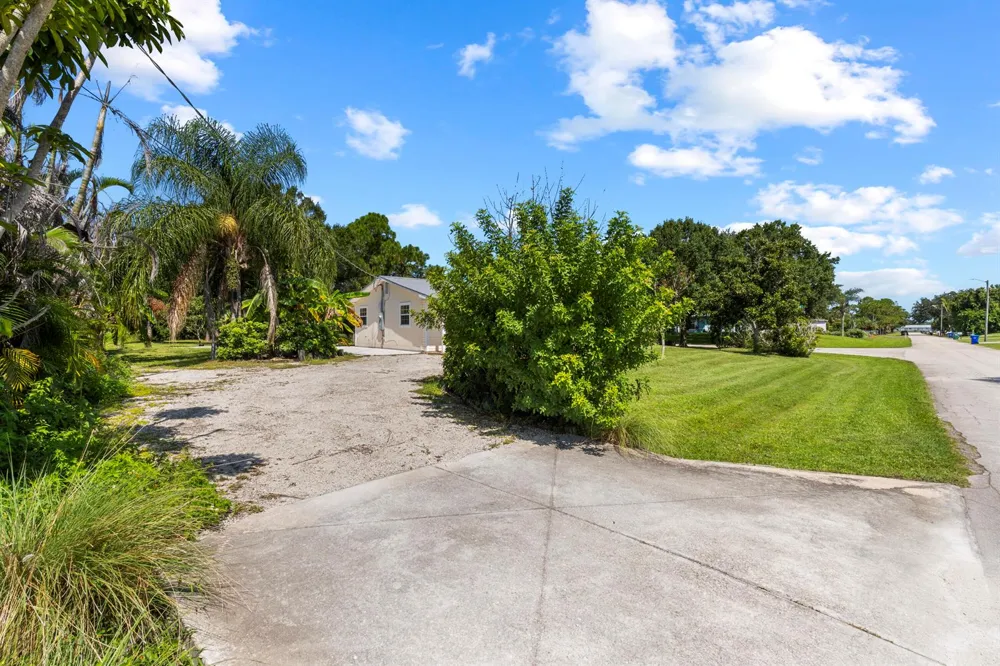 874 BLOSSOM DRIVE Sebastian, FL 32958