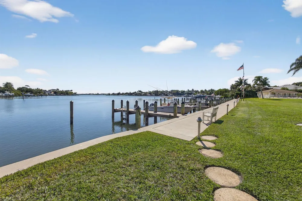 478 Tequesta Drive #204 Tequesta, FL 33469