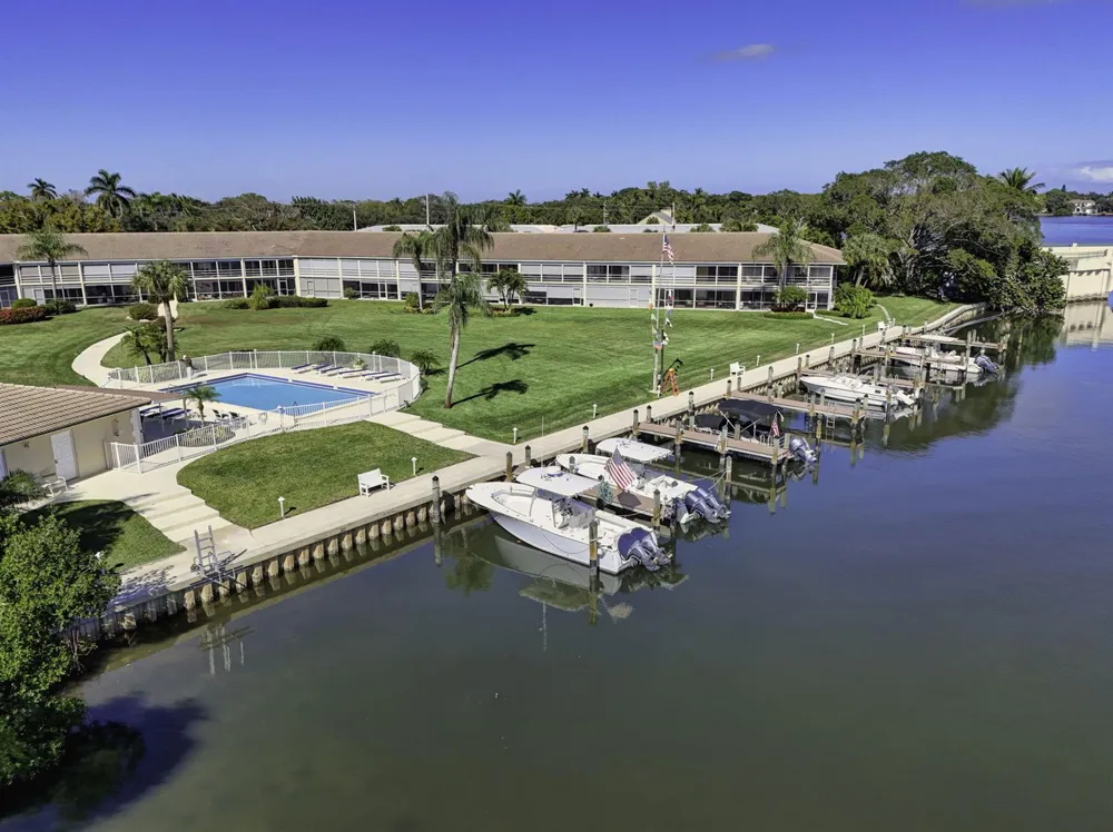 478 Tequesta Drive #204 Tequesta, FL 33469
