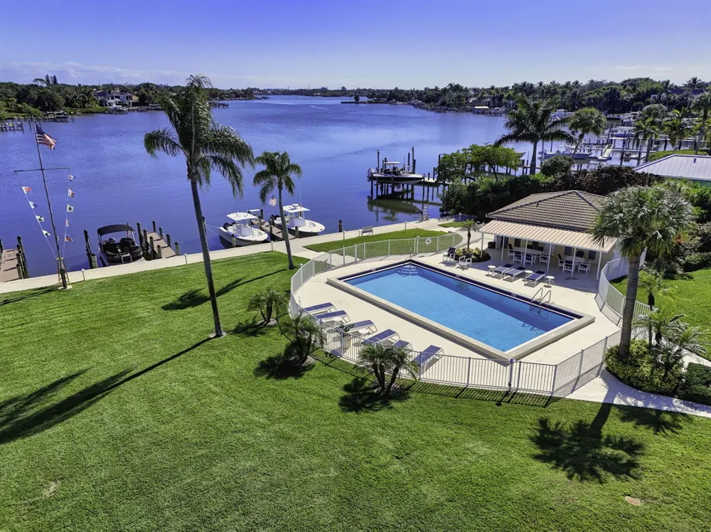 478 Tequesta Drive #204 Tequesta, FL 33469