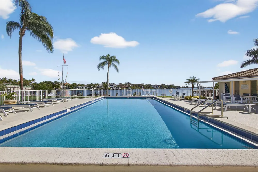 478 Tequesta Drive #204 Tequesta, FL 33469