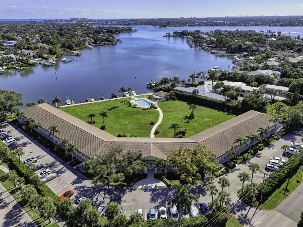 478 Tequesta Drive #204 Tequesta, FL 33469