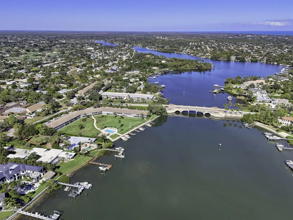 478 Tequesta Drive #204 Tequesta, FL 33469