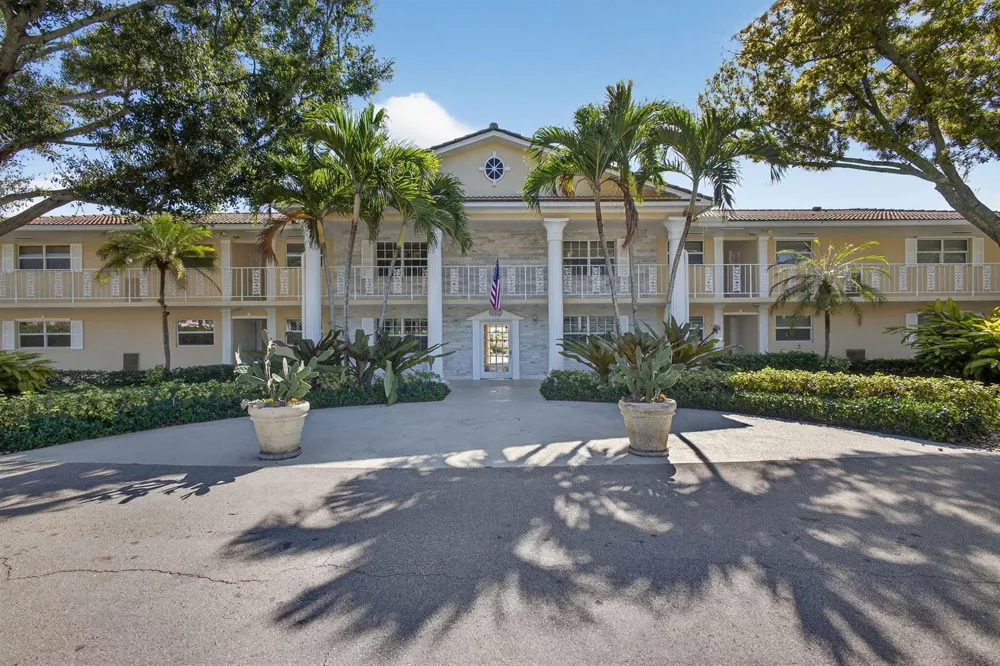 478 Tequesta Drive #204 Tequesta, FL 33469
