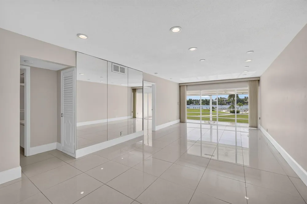 478 Tequesta Drive #204 Tequesta, FL 33469