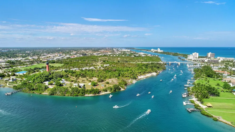 478 Tequesta Drive #204 Tequesta, FL 33469