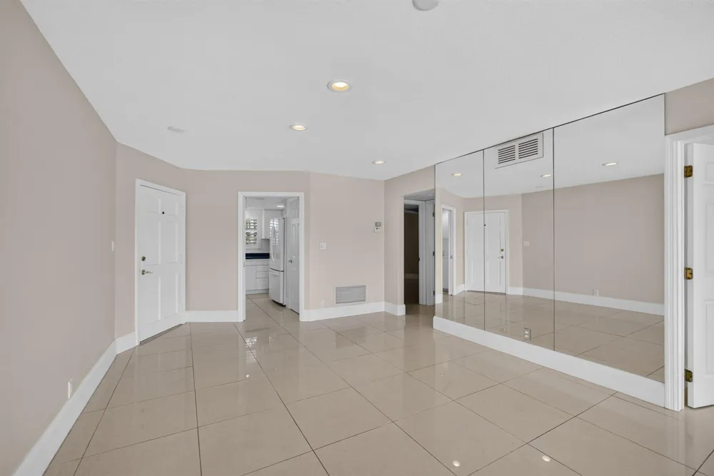 478 Tequesta Drive #204 Tequesta, FL 33469