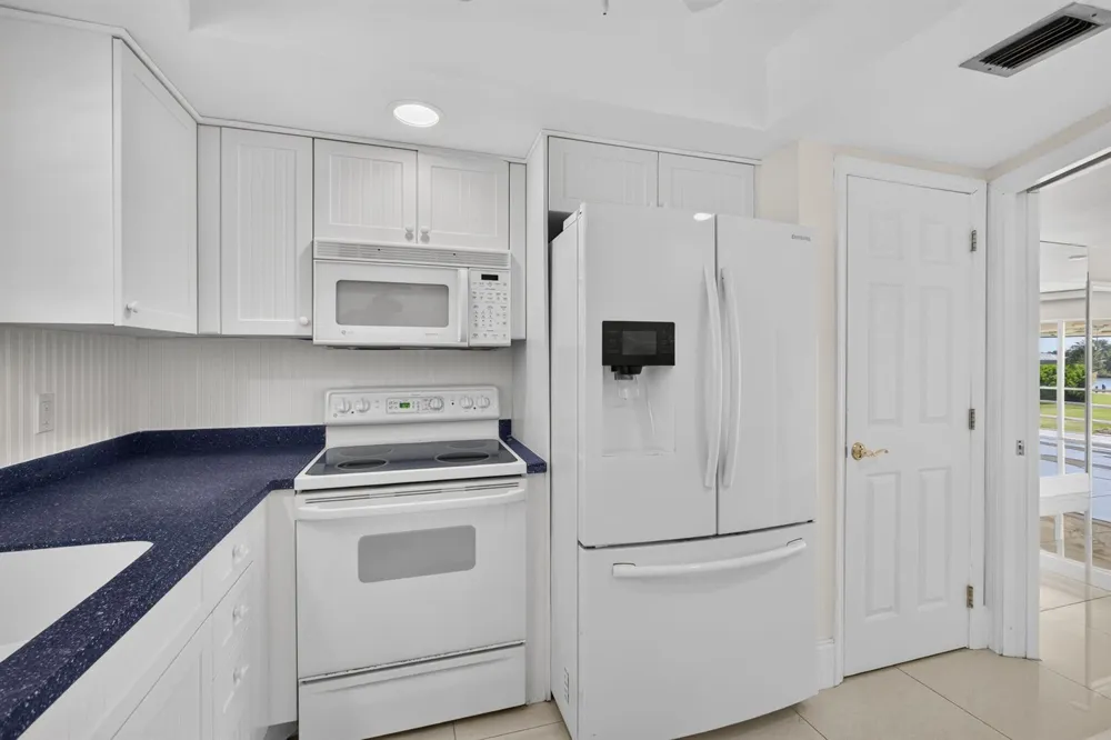 478 Tequesta Drive #204 Tequesta, FL 33469