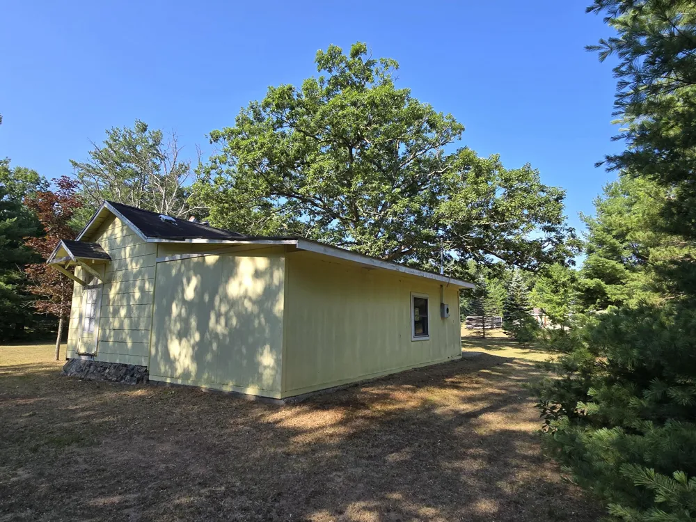 6809 Centerline Road Merrill Township, MI 49349