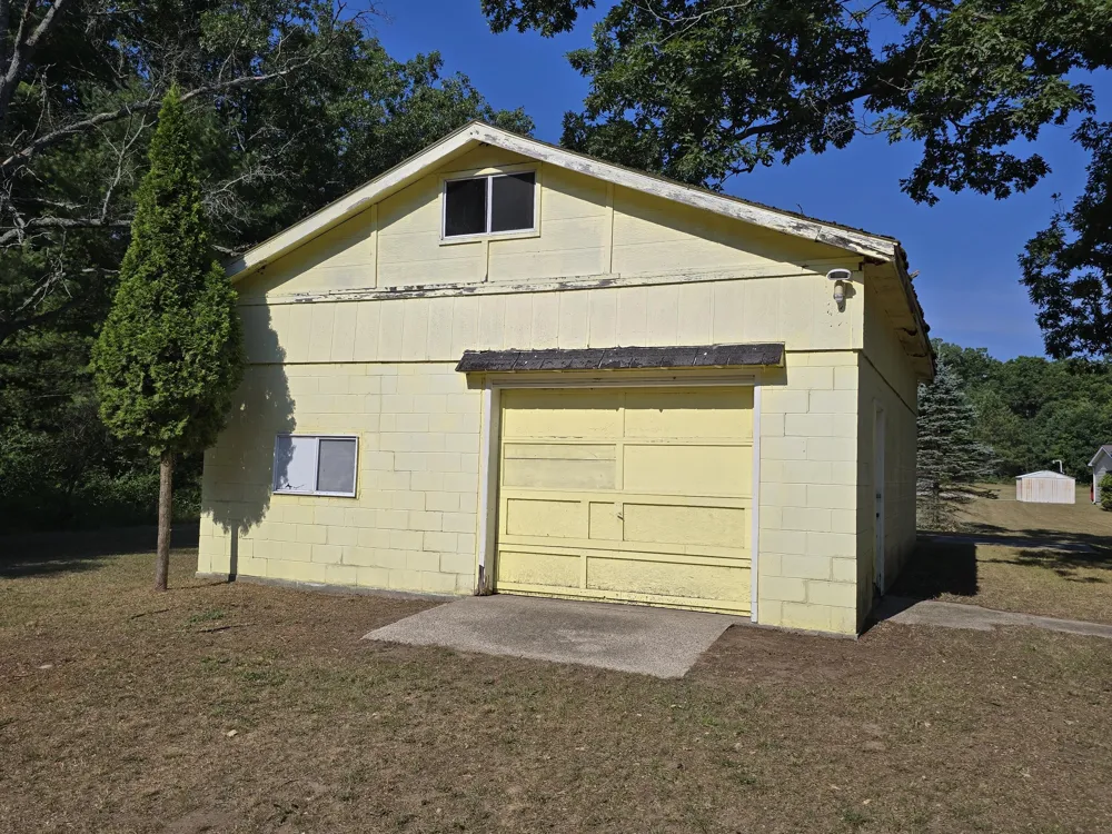6809 Centerline Road Merrill Township, MI 49349