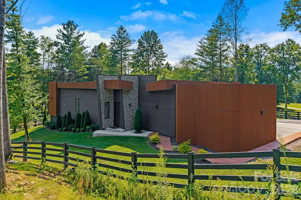 78 Manchester Way Mills River, NC 28759