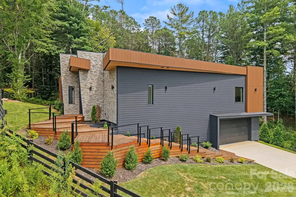 87 Verbania Road Mills River, NC 28759