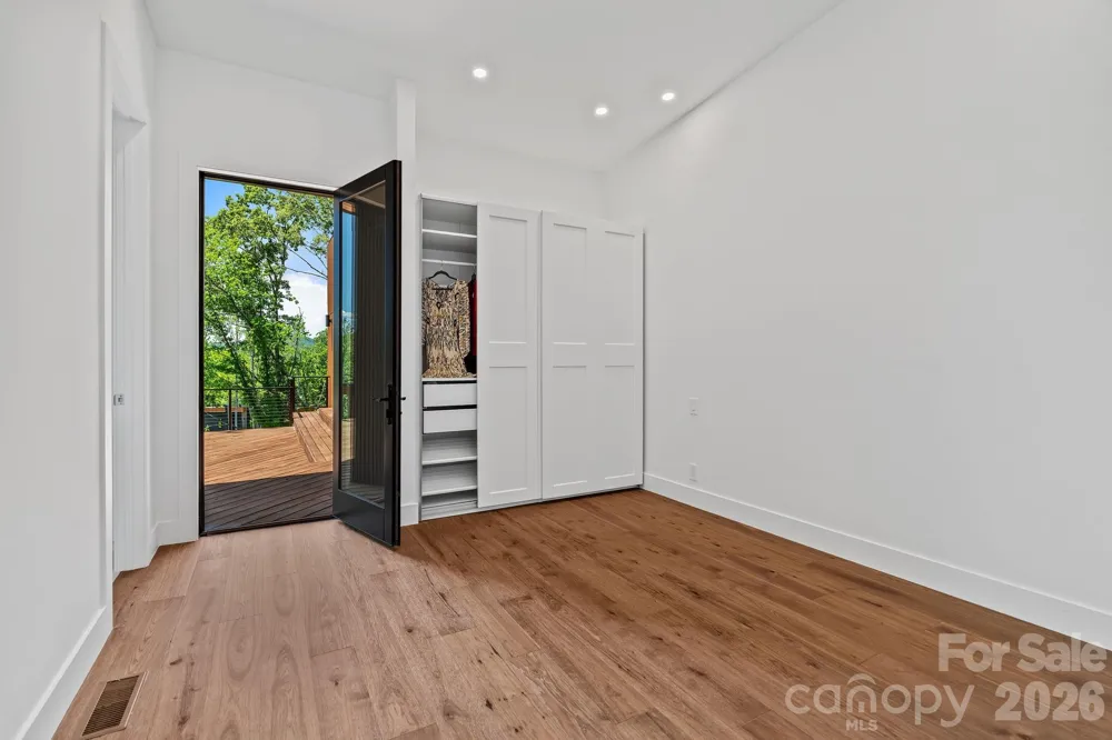 87 Verbania Road Mills River, NC 28759