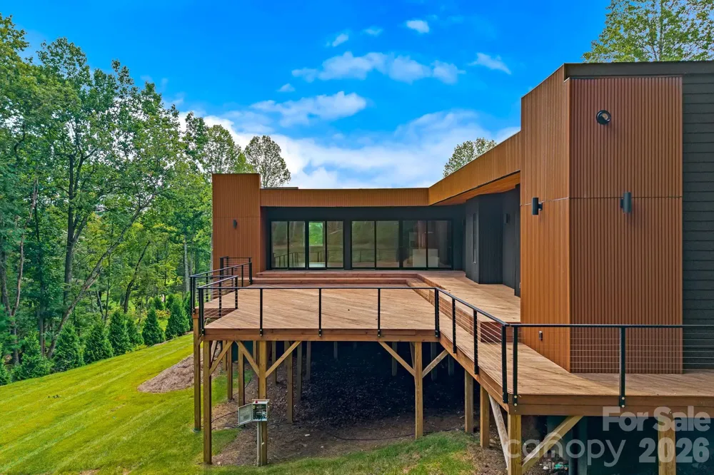 87 Verbania Road Mills River, NC 28759