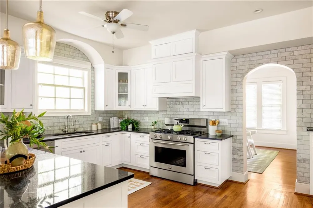 21 S Avondale Road Avondale Estates, GA 30002
