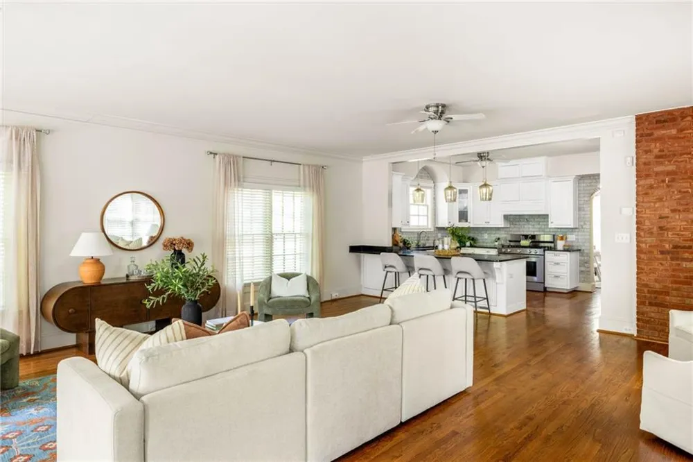 21 S Avondale Road Avondale Estates, GA 30002