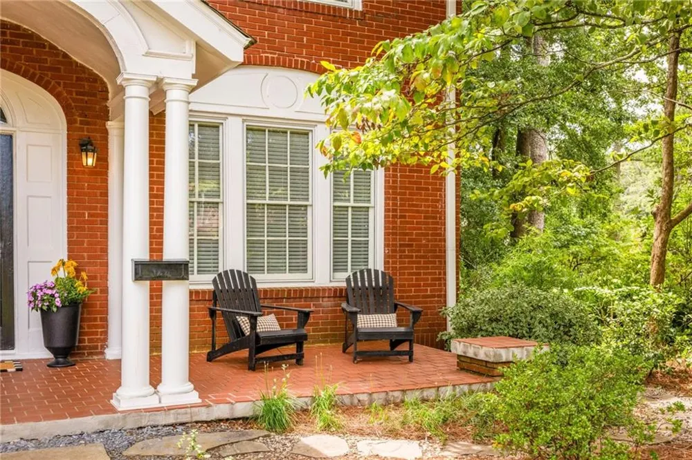 21 S Avondale Road Avondale Estates, GA 30002