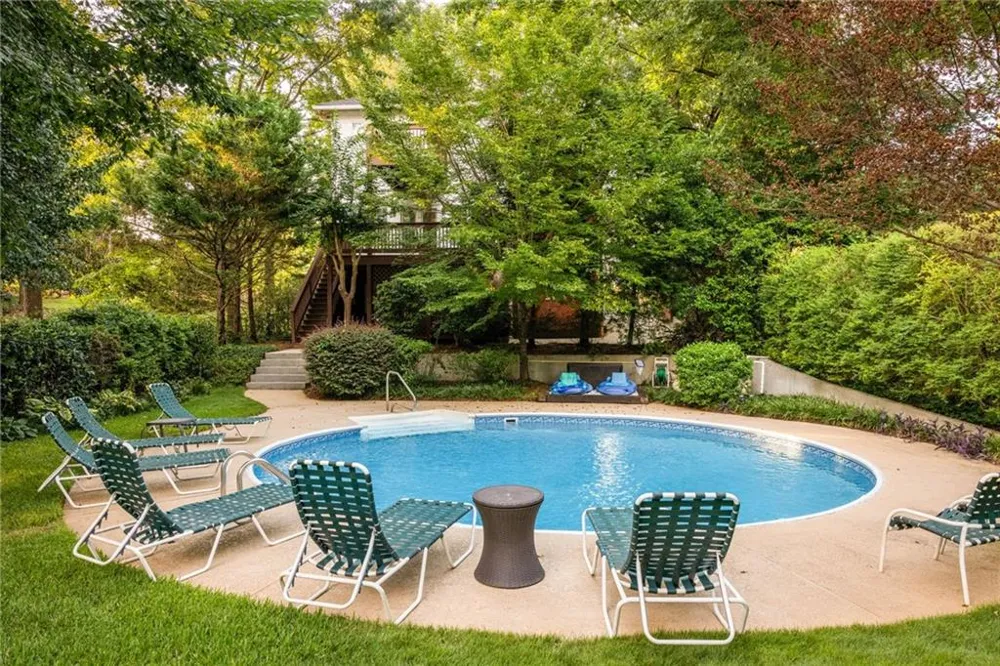 21 S Avondale Road Avondale Estates, GA 30002