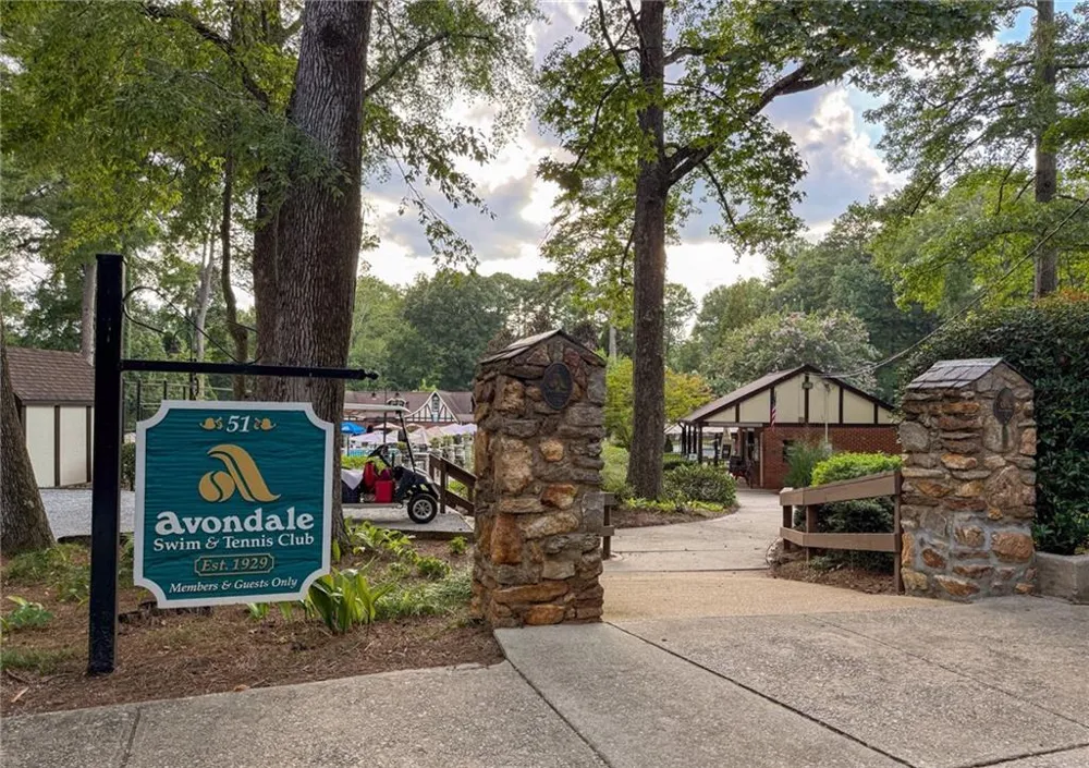 21 S Avondale Road Avondale Estates, GA 30002