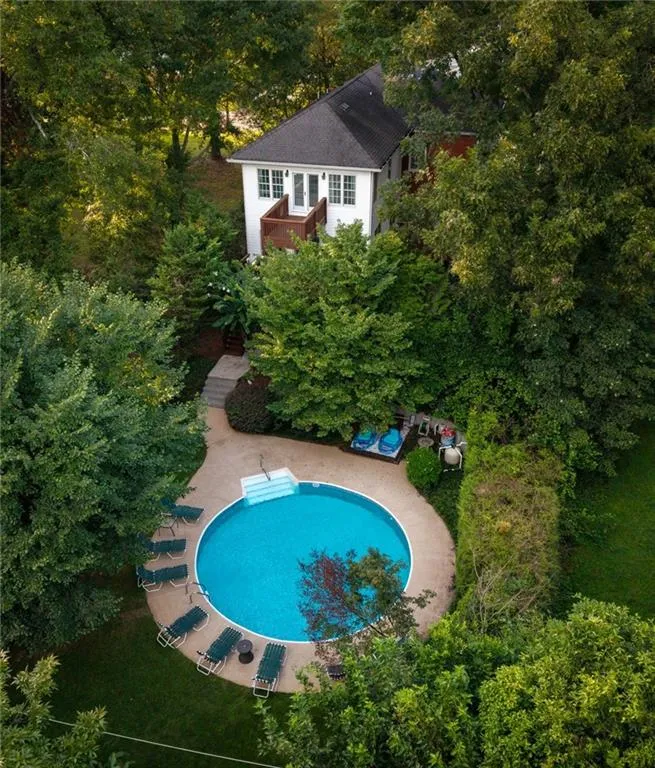 21 S Avondale Road Avondale Estates, GA 30002