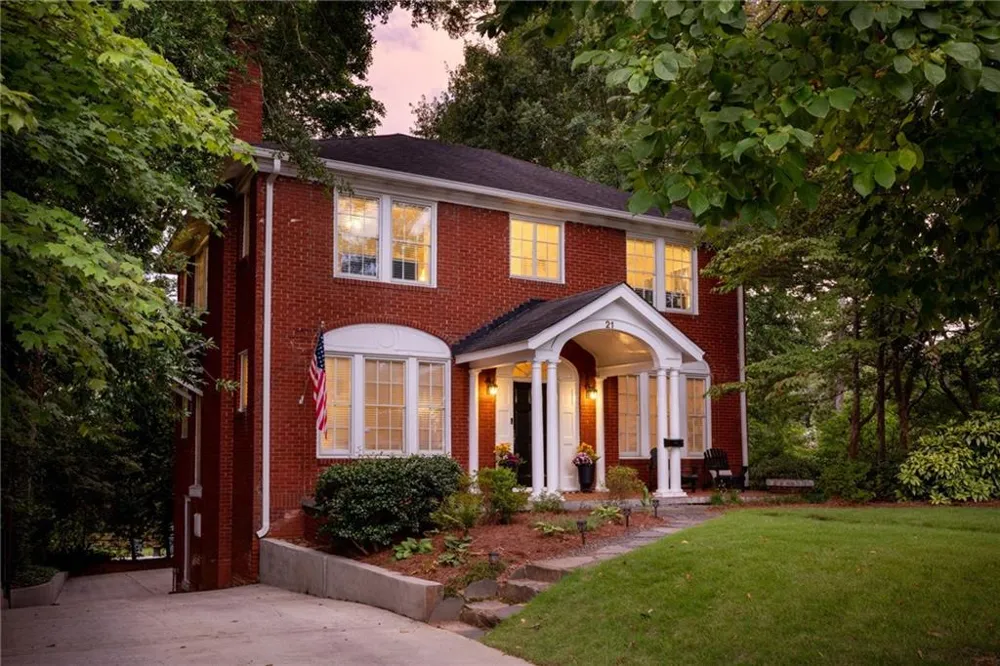 21 S Avondale Road Avondale Estates, GA 30002