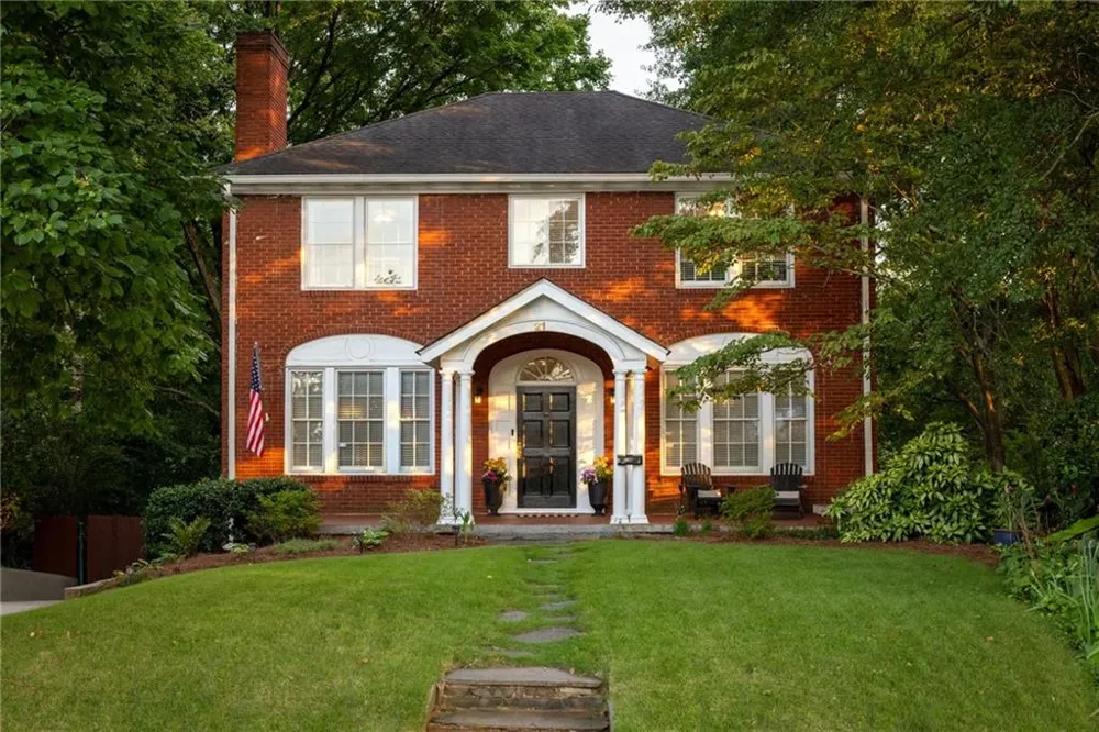 21 S Avondale Road Avondale Estates, GA 30002