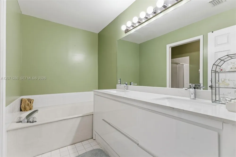 3211 NW 123 Ave Coral Springs, FL 33065