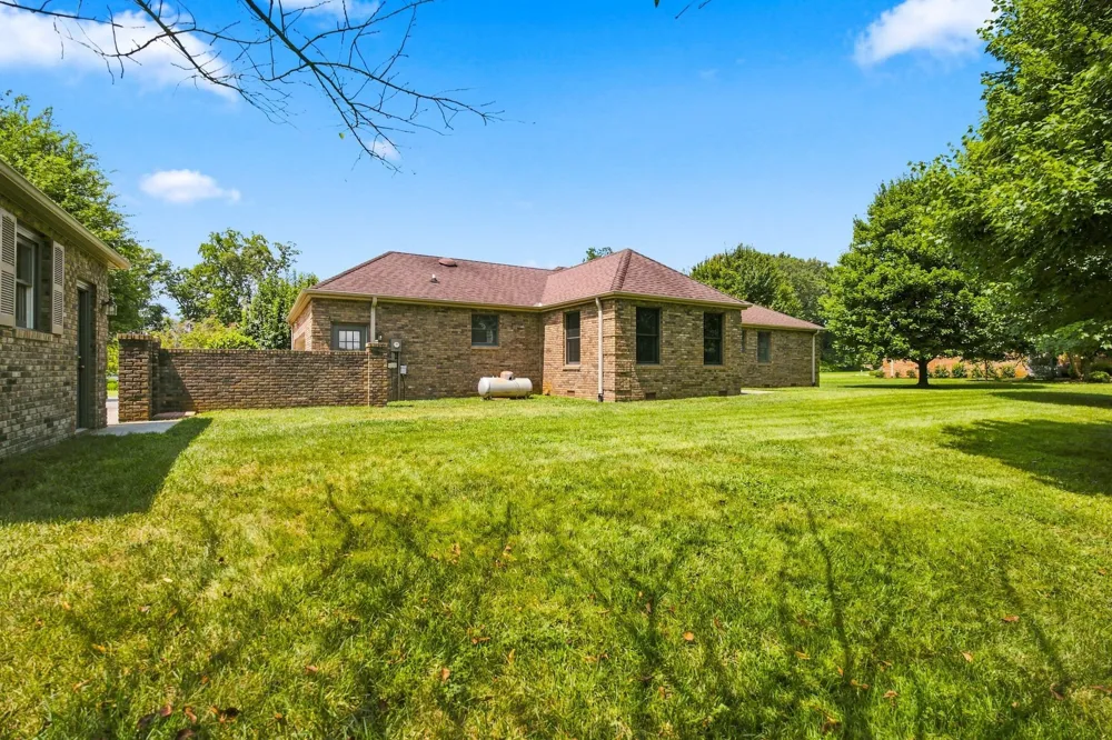 287 Shasteen Bend Dr Winchester, TN 37398