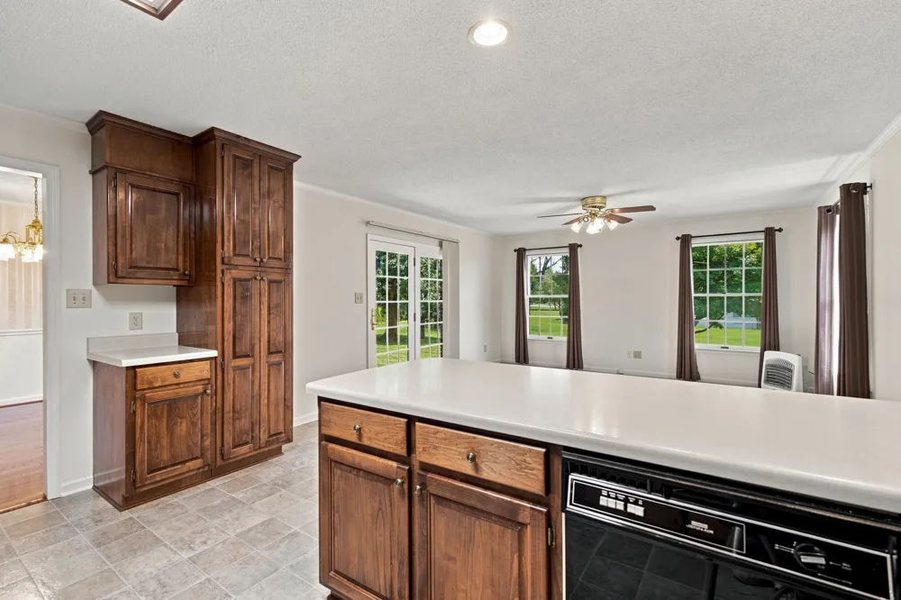 287 Shasteen Bend Dr Winchester, TN 37398