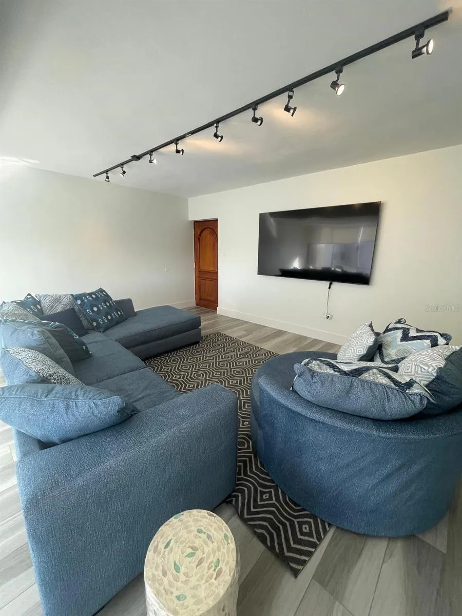 20 DELCASSE STREET #3 San Juan, PR 00907
